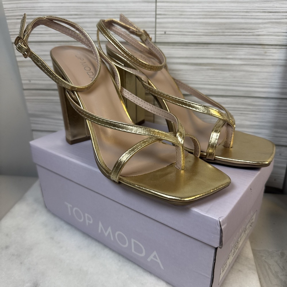 Madden Girl Marvel Strappy Thong City Sandals Gold Size 7